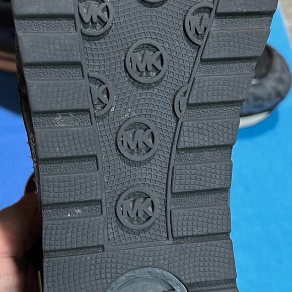 Michael Kors fashion sneakers, black, lace up, Wilma Trainers, women’s size 8 - Picture 6 of 8